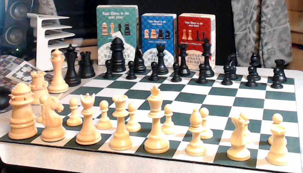 8 Piece Chess with Musketeer pieces